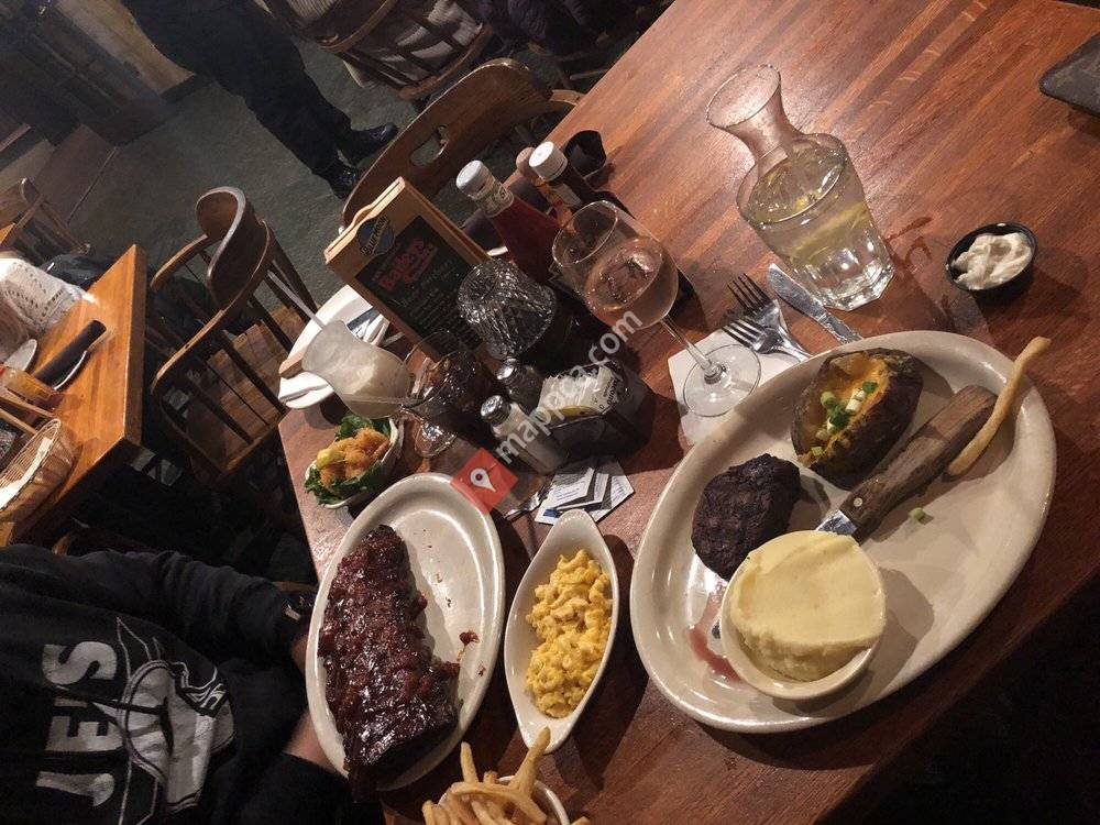 Baileys Rib & Steakhouse