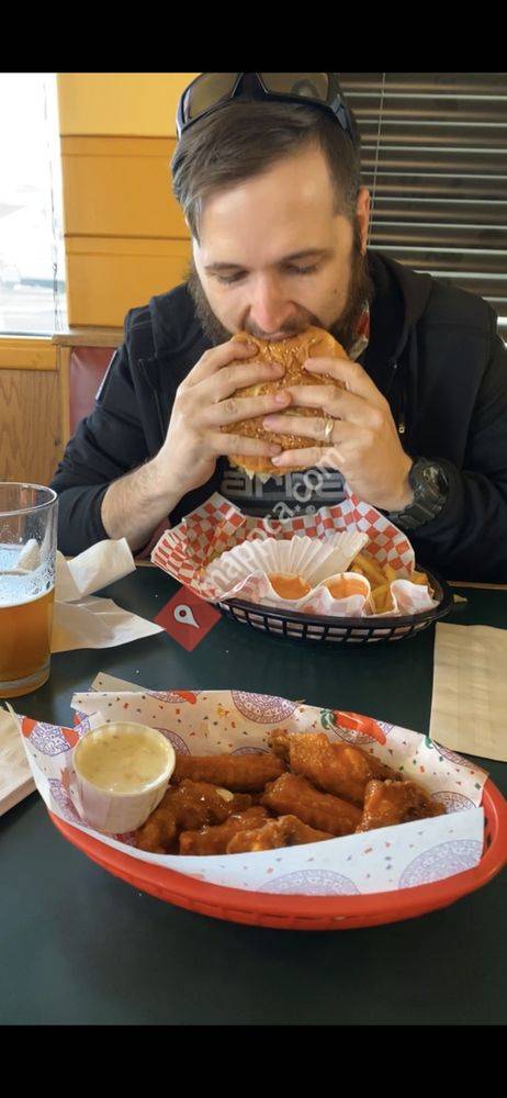 Bernie's Burgers n Suds