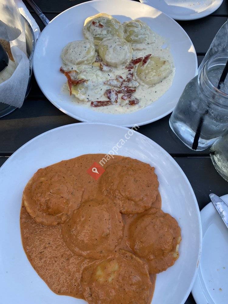 Crecco's Cafe