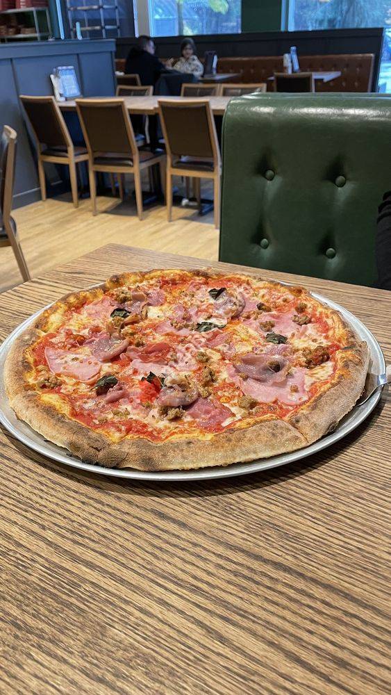 Famoso Neapolitan Pizzeria