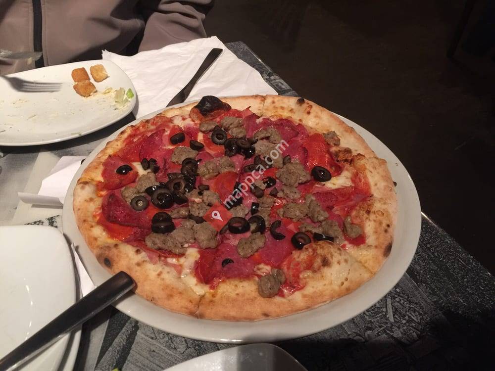 Happy Hollow Pizzeria