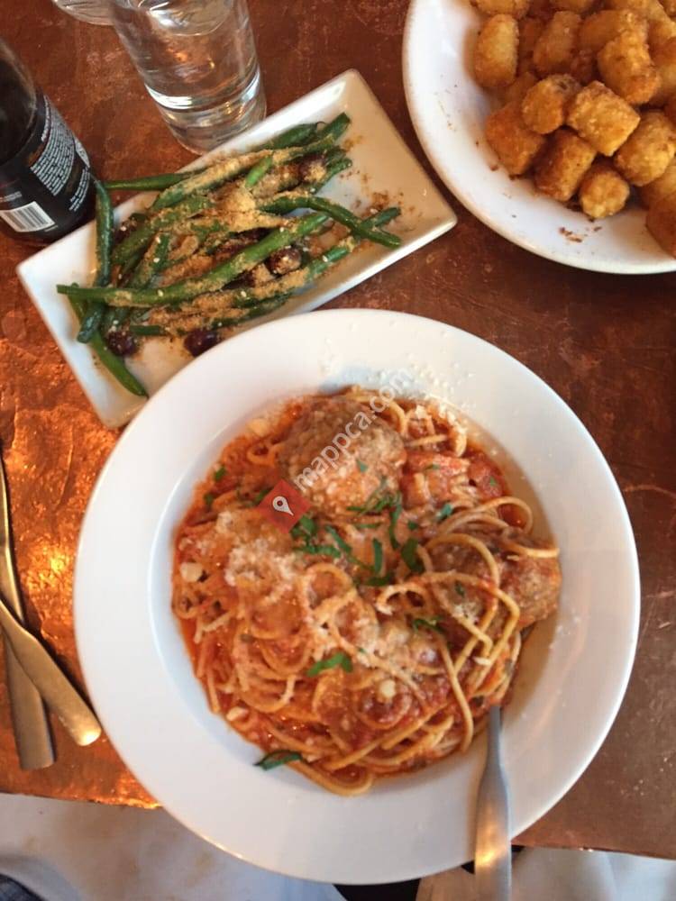 Henni's Kitchen and Bar