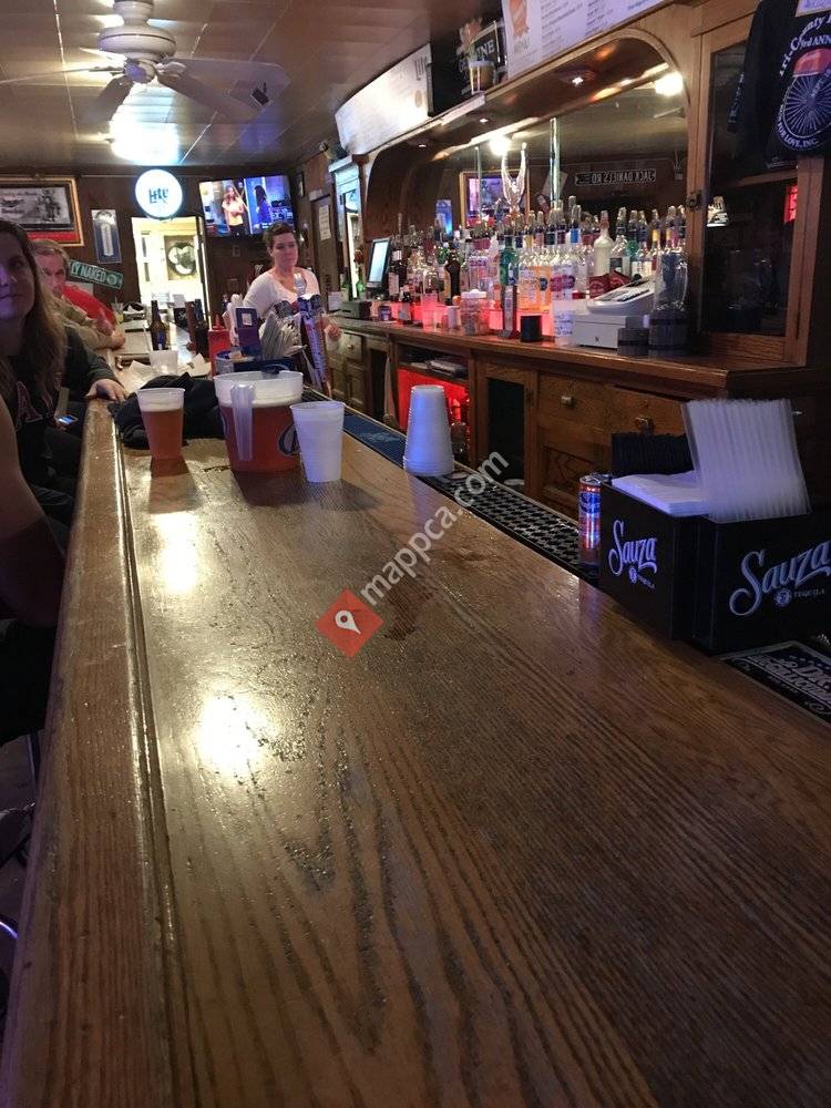 Holly's Como Inn