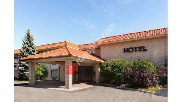 Howard Johnson Plaza by Wyndham Windsor