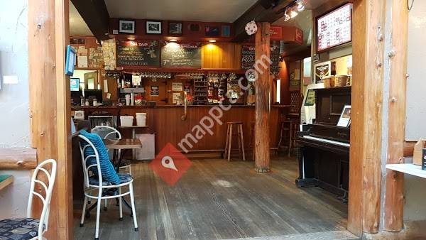 Hummingbird Pub & Family Restaurant