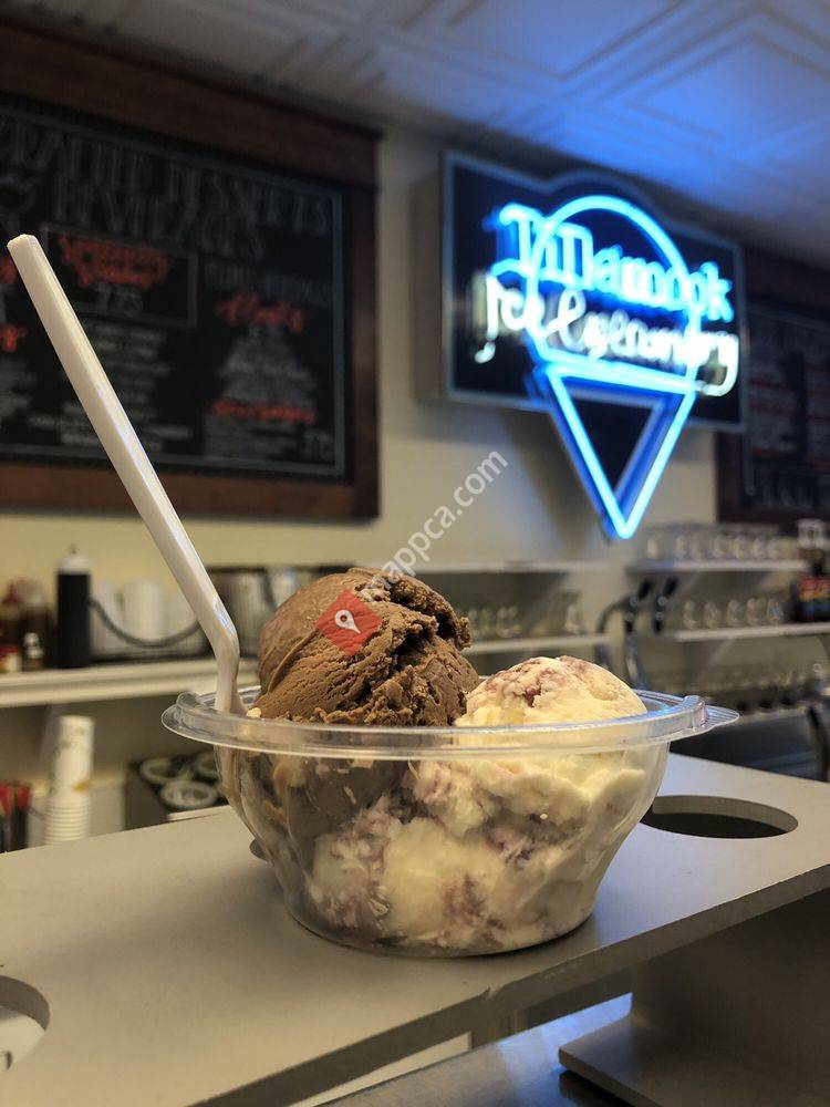 Lake Oswego Ice Creamery & Restaurant