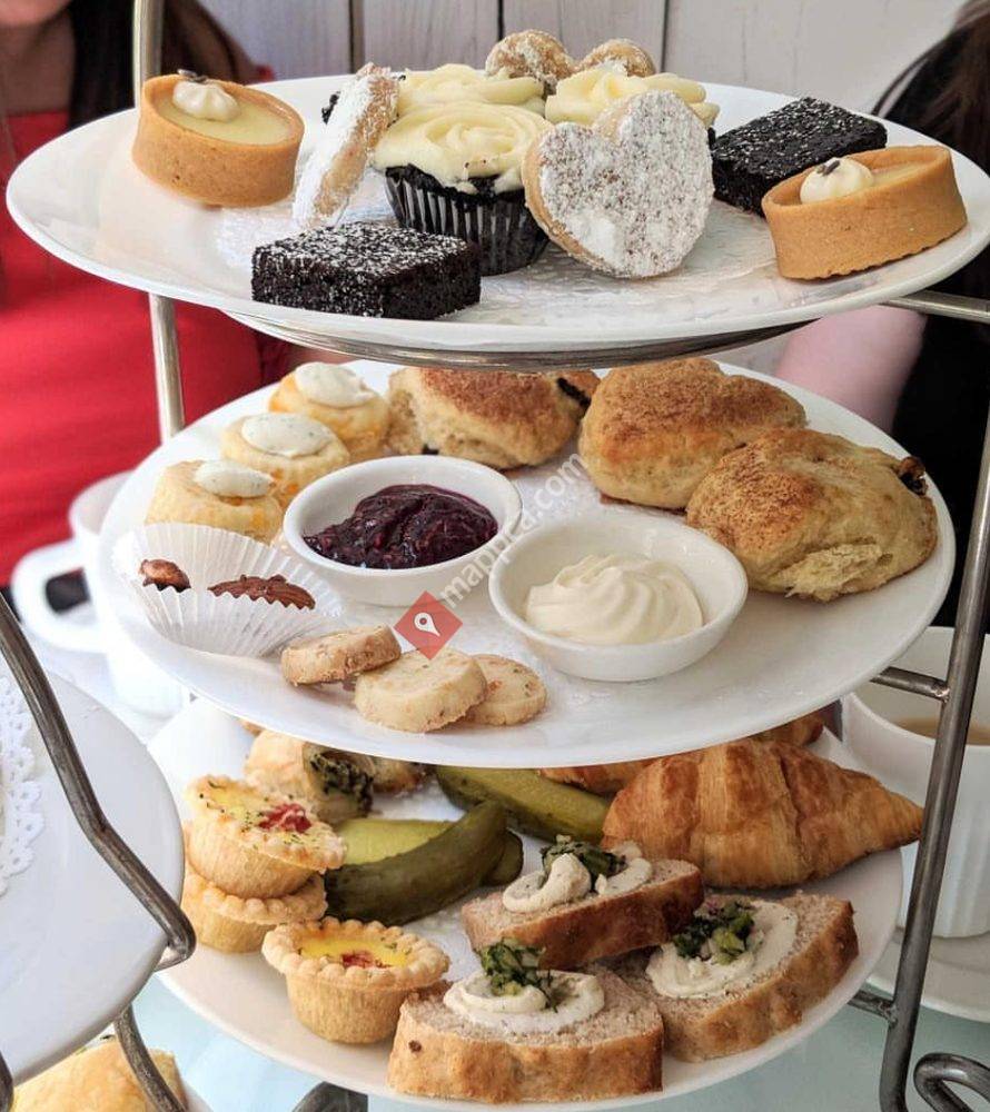 Little White House Salon Cafe