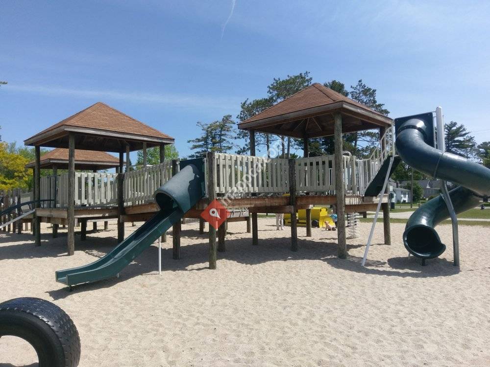 Mackinaw Old School Park