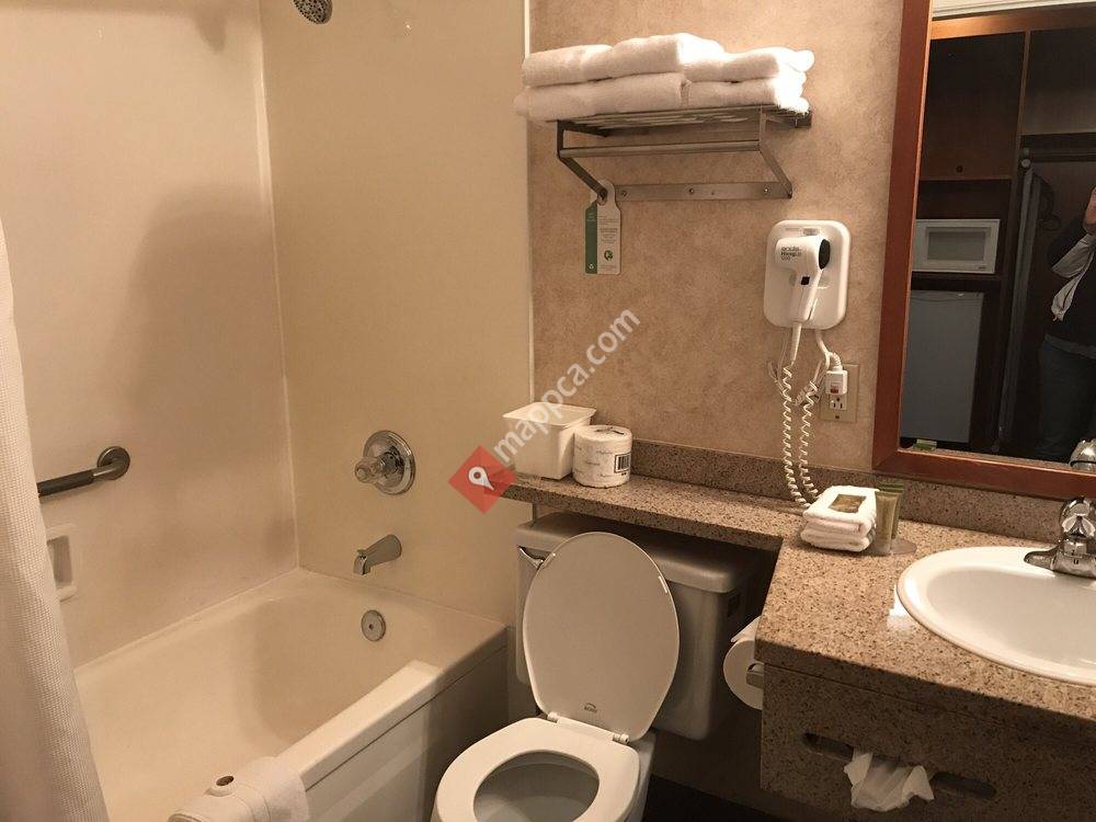 North Vancouver Hotel