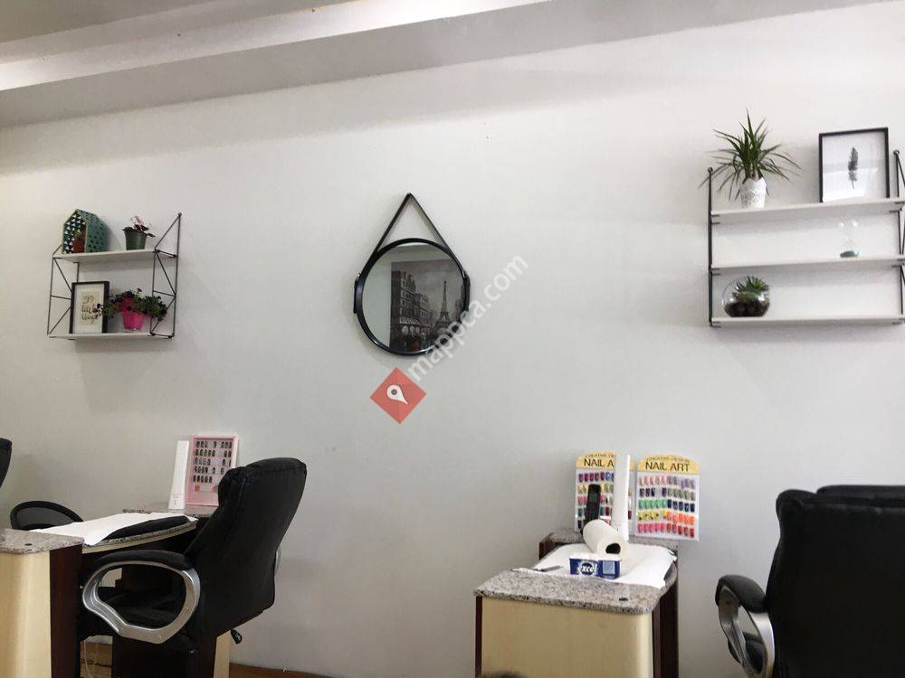 Pandosy Nails & Esthetics