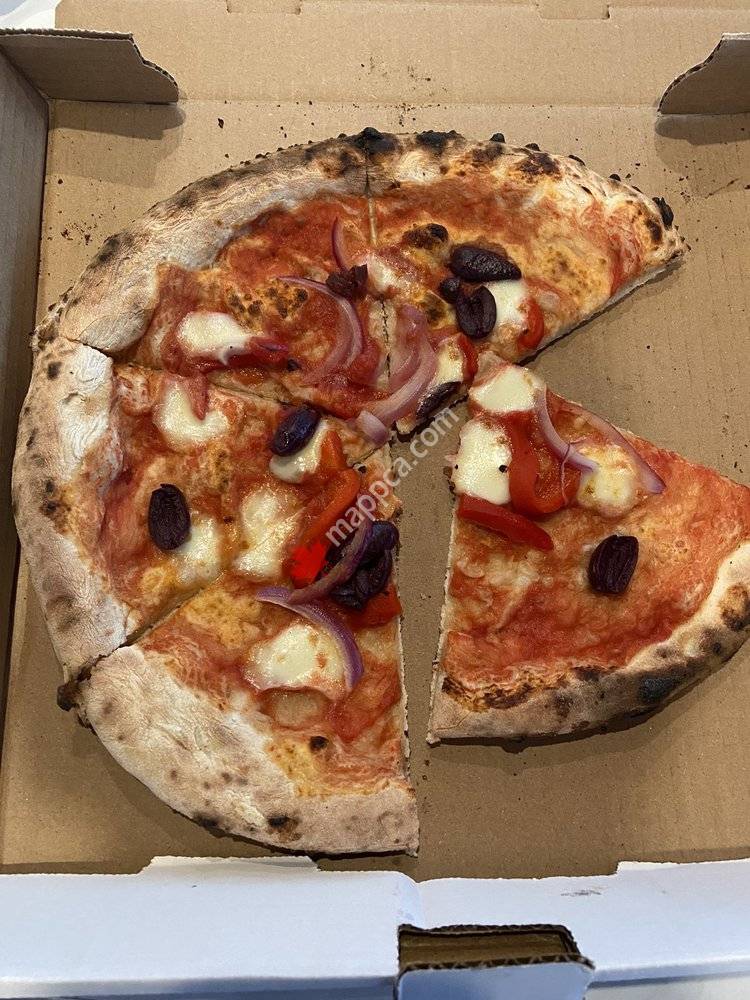 Piatto Pizzeria + Enoteca