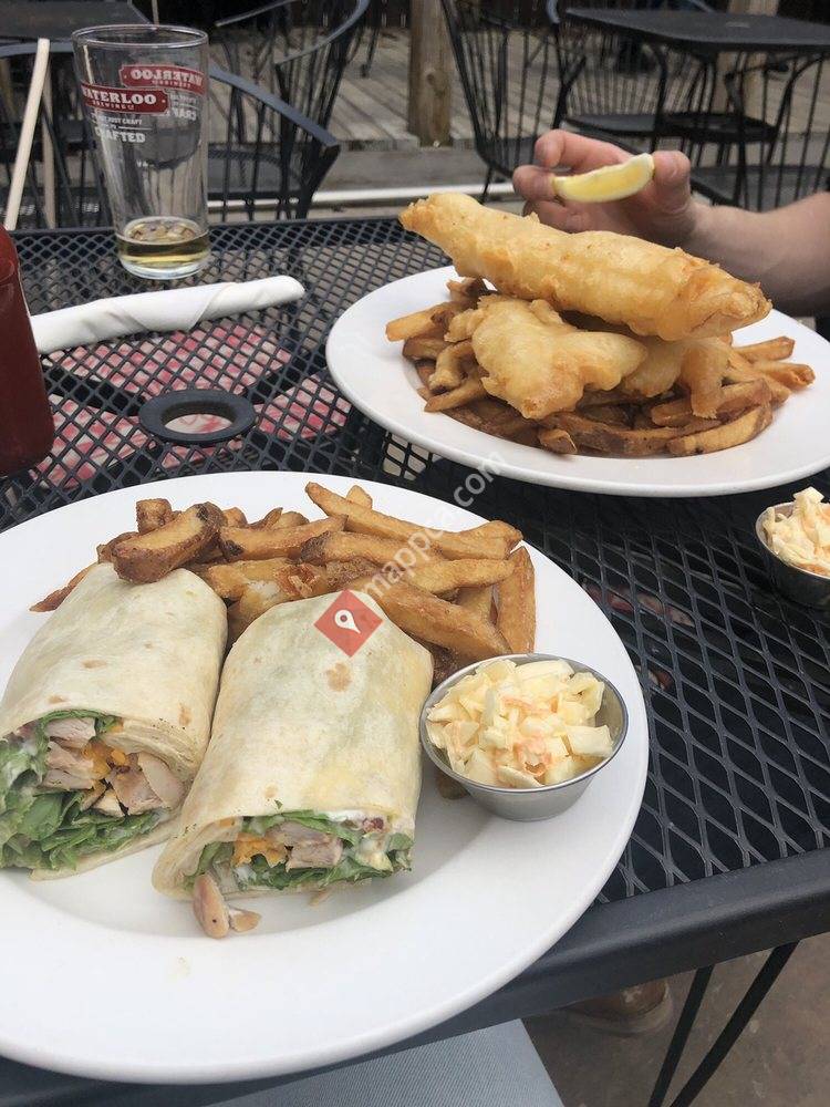 Queens Bar And Grill
