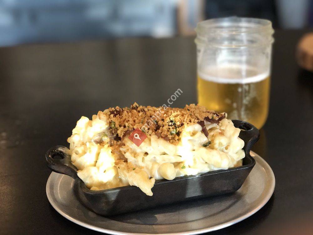 Sproos Tap House & Wine Bar