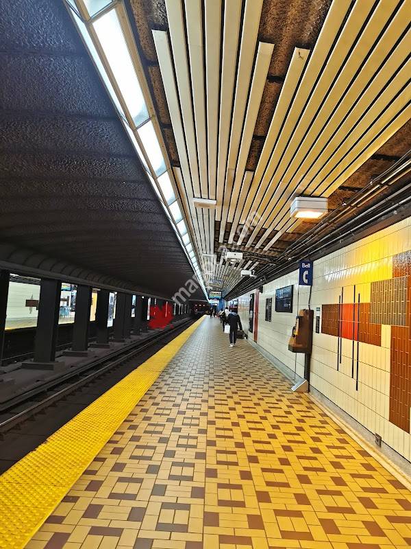 St. Clair West Station - Heath Entrance/Exit