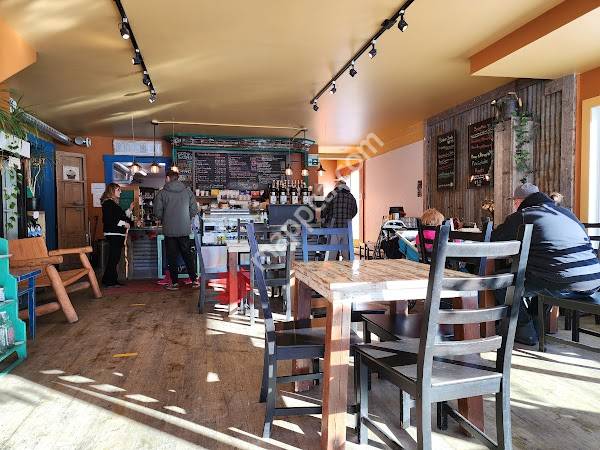 The Cherry on Top Bakery and Koffie Shop