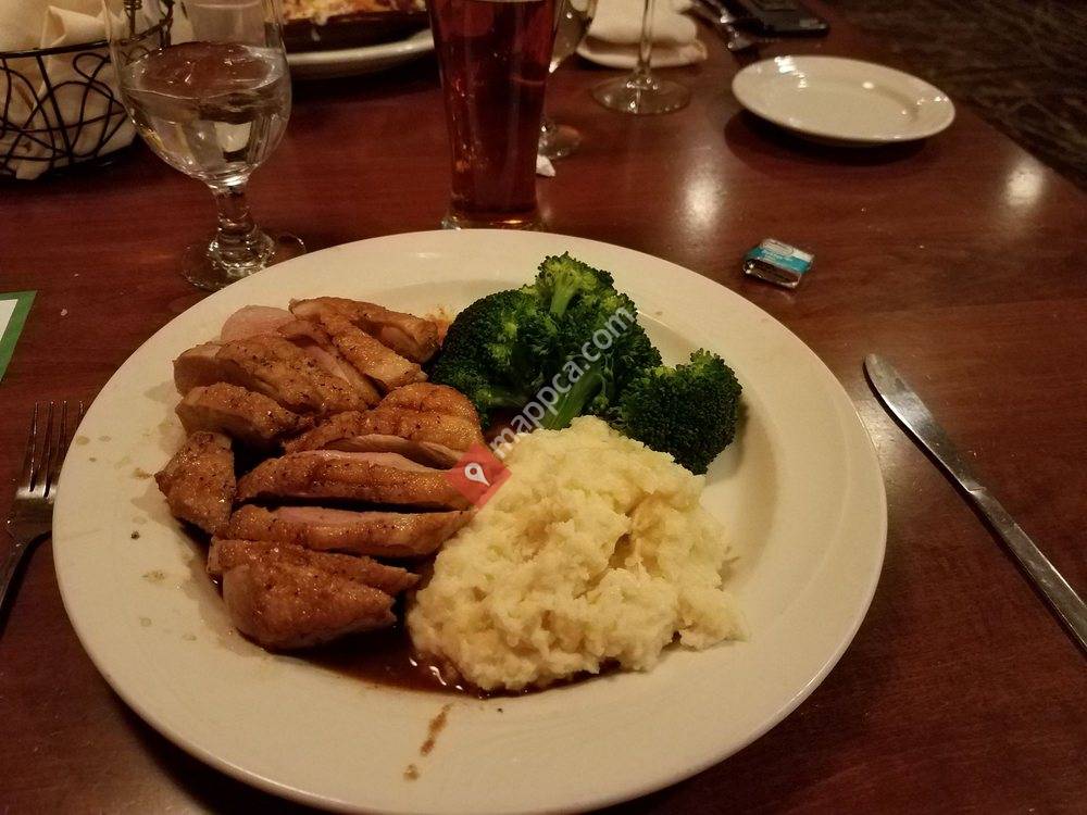 TR's Restaurant & Lounge